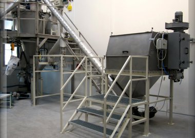 Conveying and dosing of a food limestone